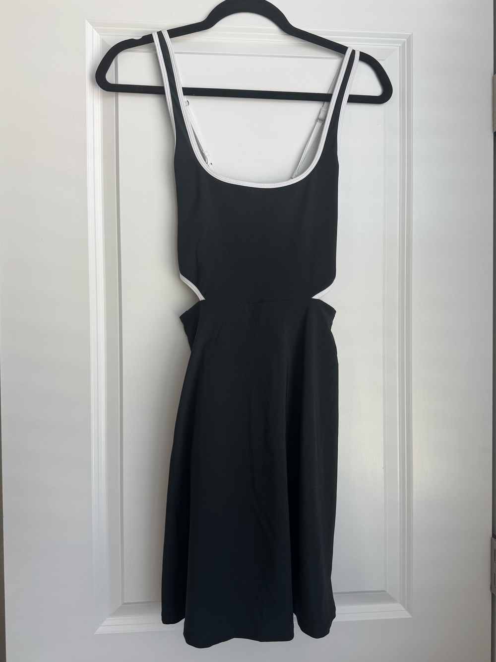 Abercrombie & Fitch Black and White Contrast Fit-and-Flare Dress